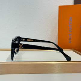 Picture of Louis Vuitton Sunglasses _SKUfw76702847fw